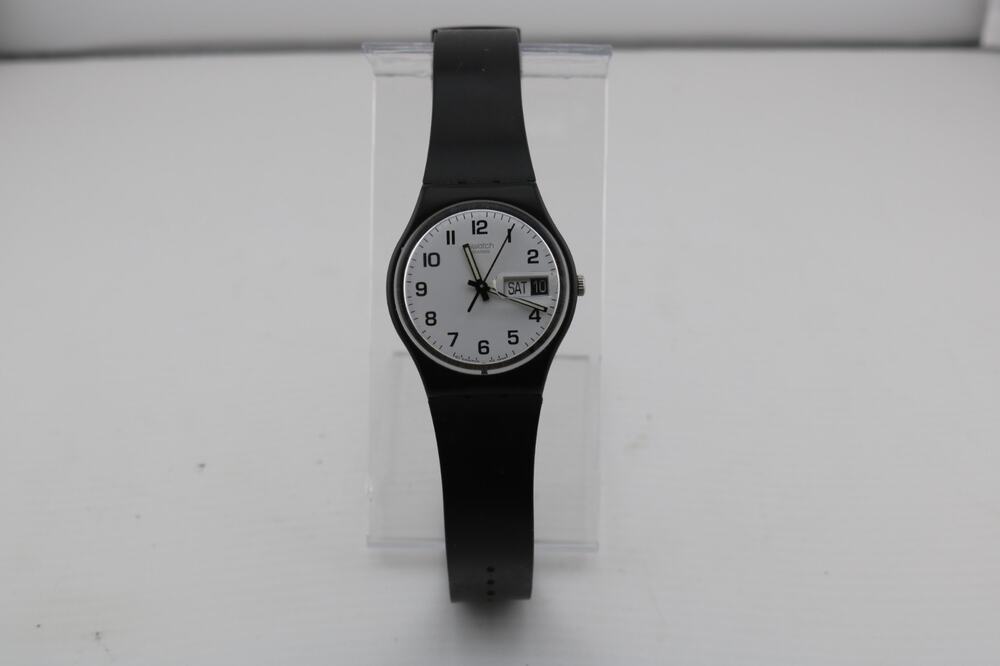 Vintage Swatch Once Again GB743 Swiss Quartz Black White Day Date 34mm Watch
